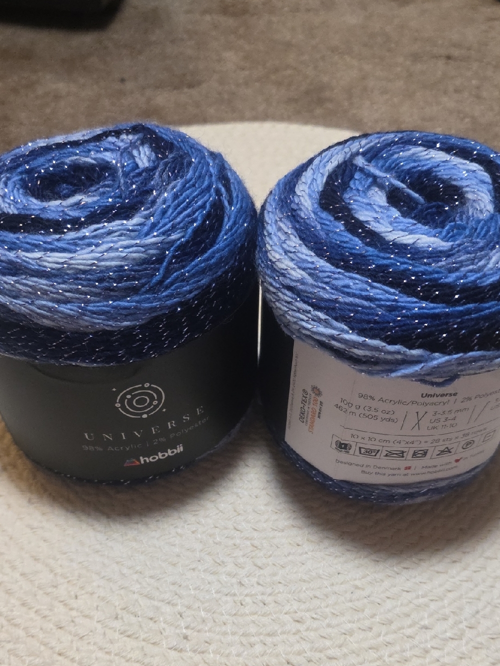 Hobbii Universe Blue Gradient Sparkle Yarn Cake